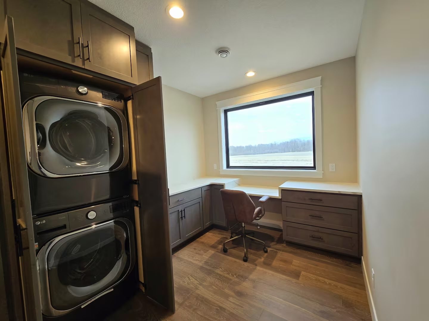 Full kitch laundry